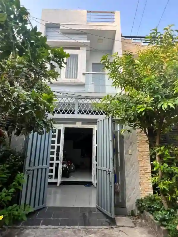 Mặt tiền nhà Phú Nhuận hẻm xe hơi 68m², 3 tầng, cách mặt tiền 1 căn